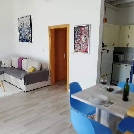 Apartmán Kira - See View *