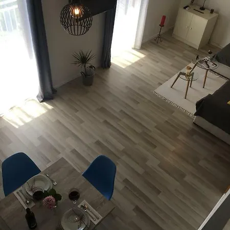 Kira - See View Apartman